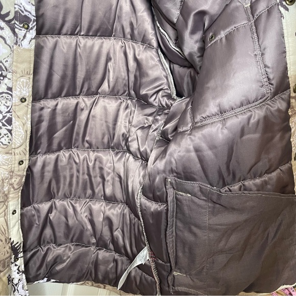 BDG Pattern Quilted Oversized Shirt Jacket Puffer In Beige and Brown Size Large - Picture 12 of 16